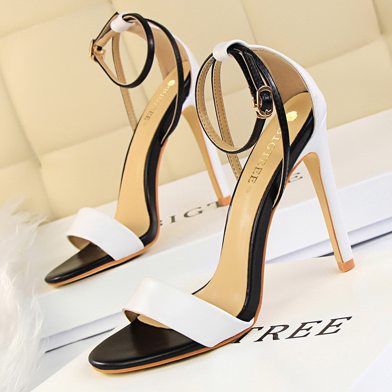 女性黒白簡潔な革 11 センチメートルハイヒールサンダル女性 - Cover Up Kaftan のレビューと価格