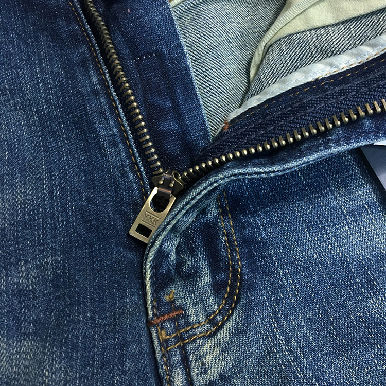 メンズマイクロストレッチデニムジーンズ、ウォッシュドコットン - Levis Jeans 501 のレビューと価格
